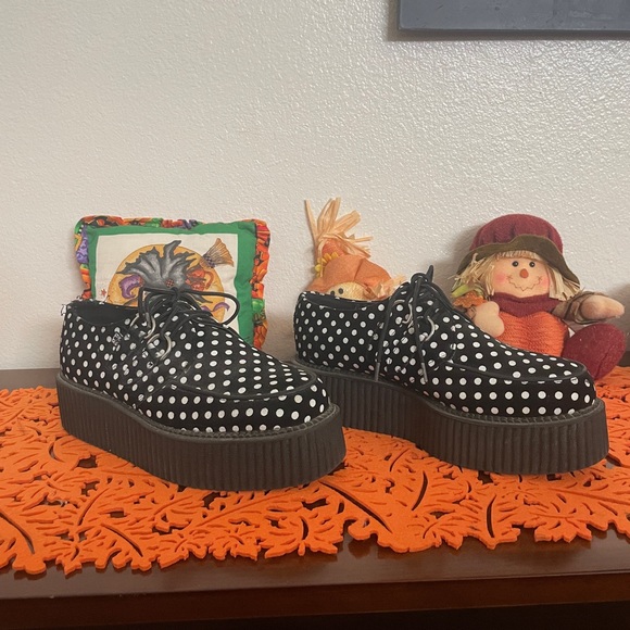 tuk Shoes - TUK pokadot creepers